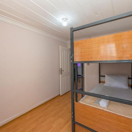 Taksim Wooden House Hostel Istanbul Bagian luar foto