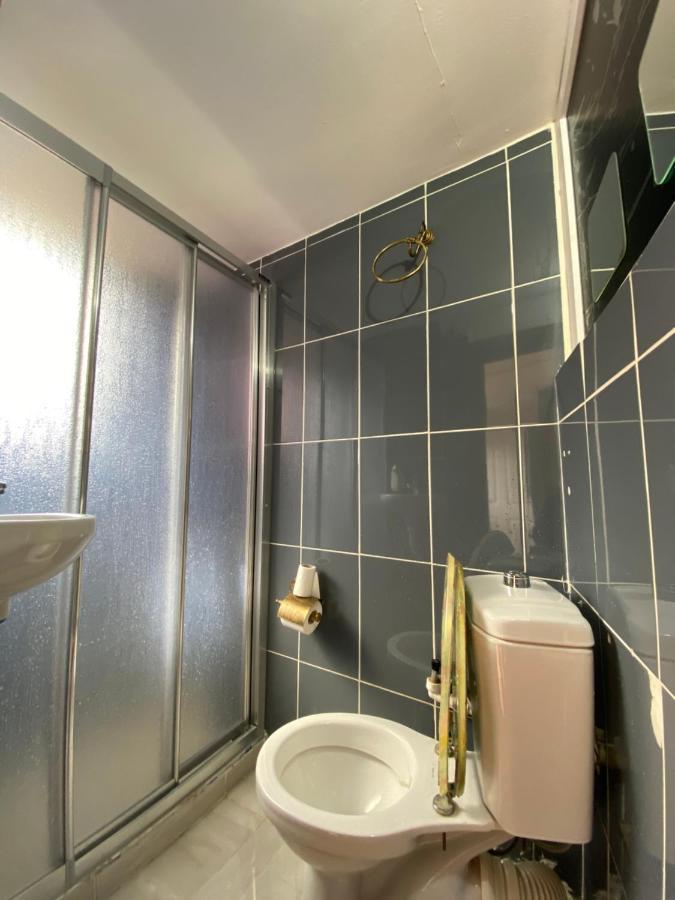 Taksim Wooden House Hostel Istanbul Bagian luar foto
