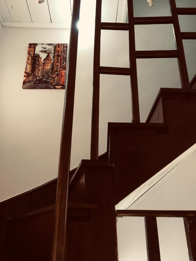 Taksim Wooden House Hostel Istanbul Bagian luar foto
