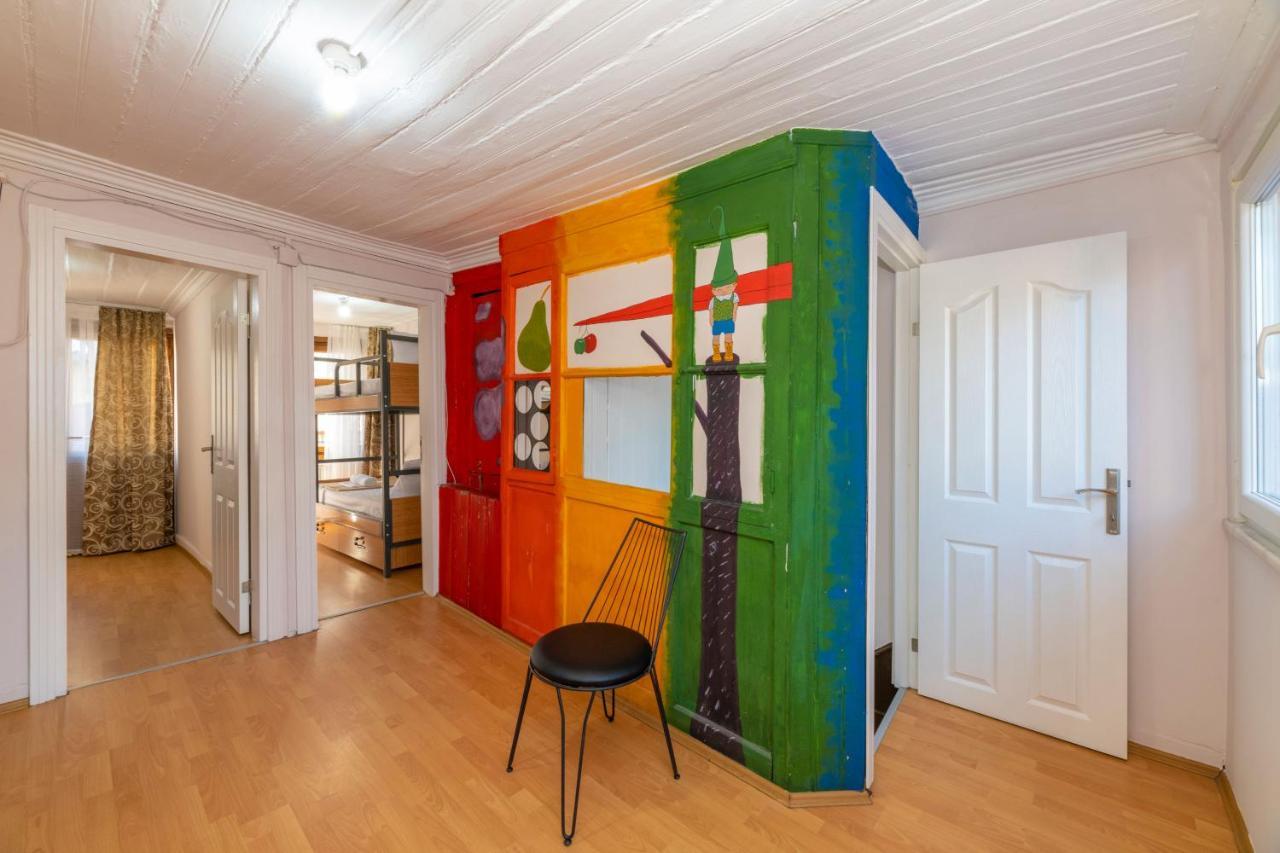 Taksim Wooden House Hostel Istanbul Bagian luar foto