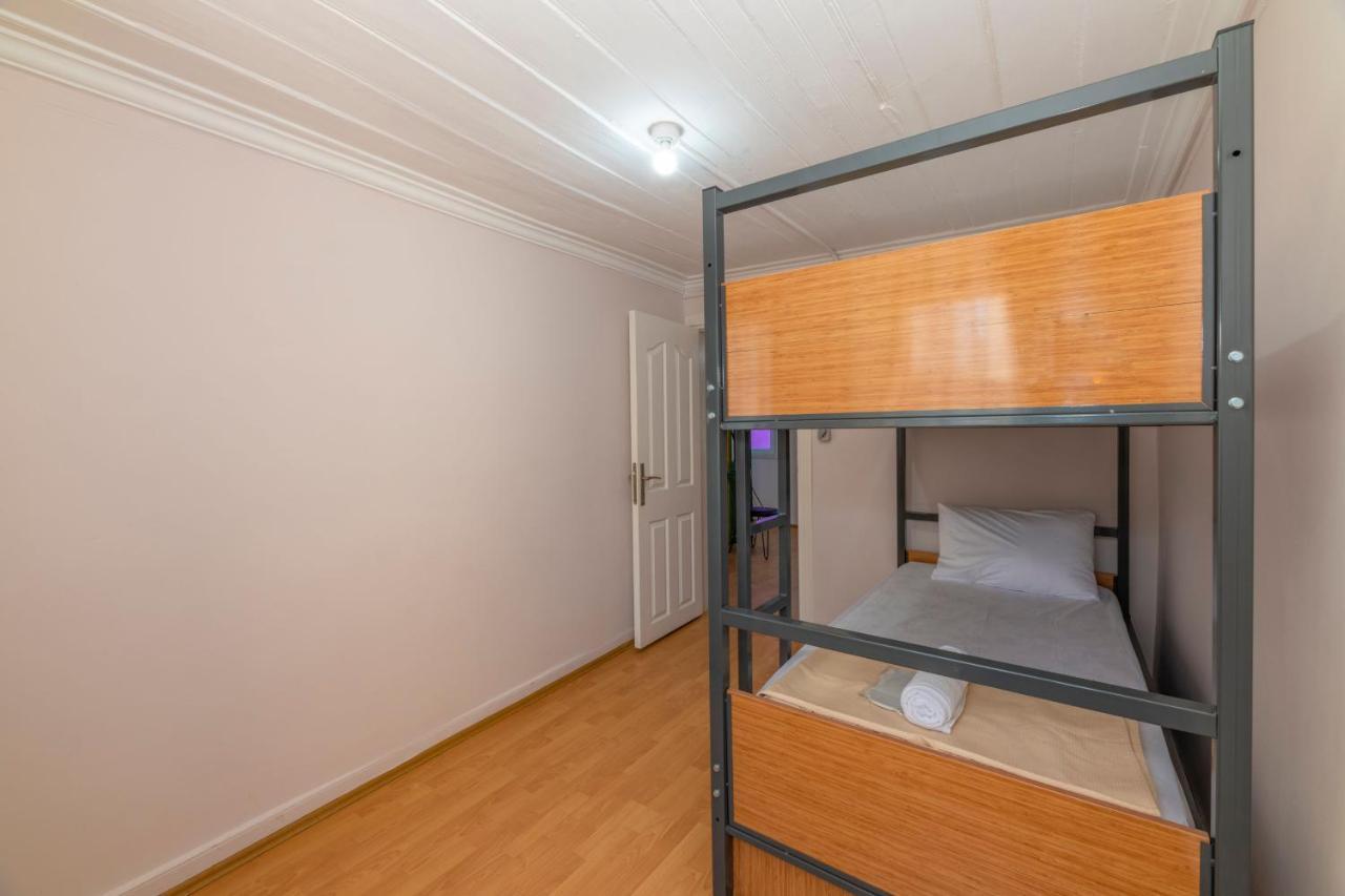 Taksim Wooden House Hostel Istanbul Bagian luar foto