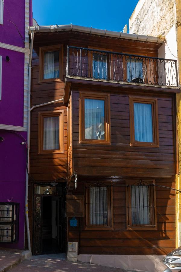 Taksim Wooden House Hostel Istanbul Bagian luar foto