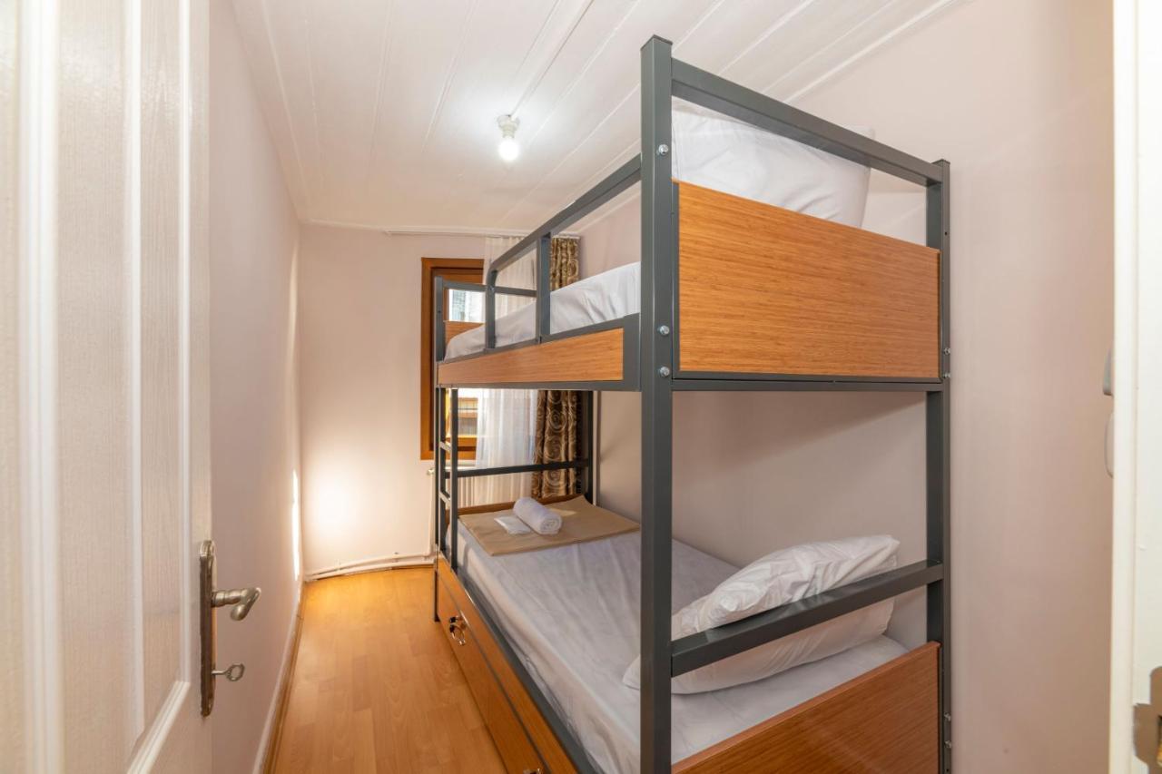 Taksim Wooden House Hostel Istanbul Bagian luar foto