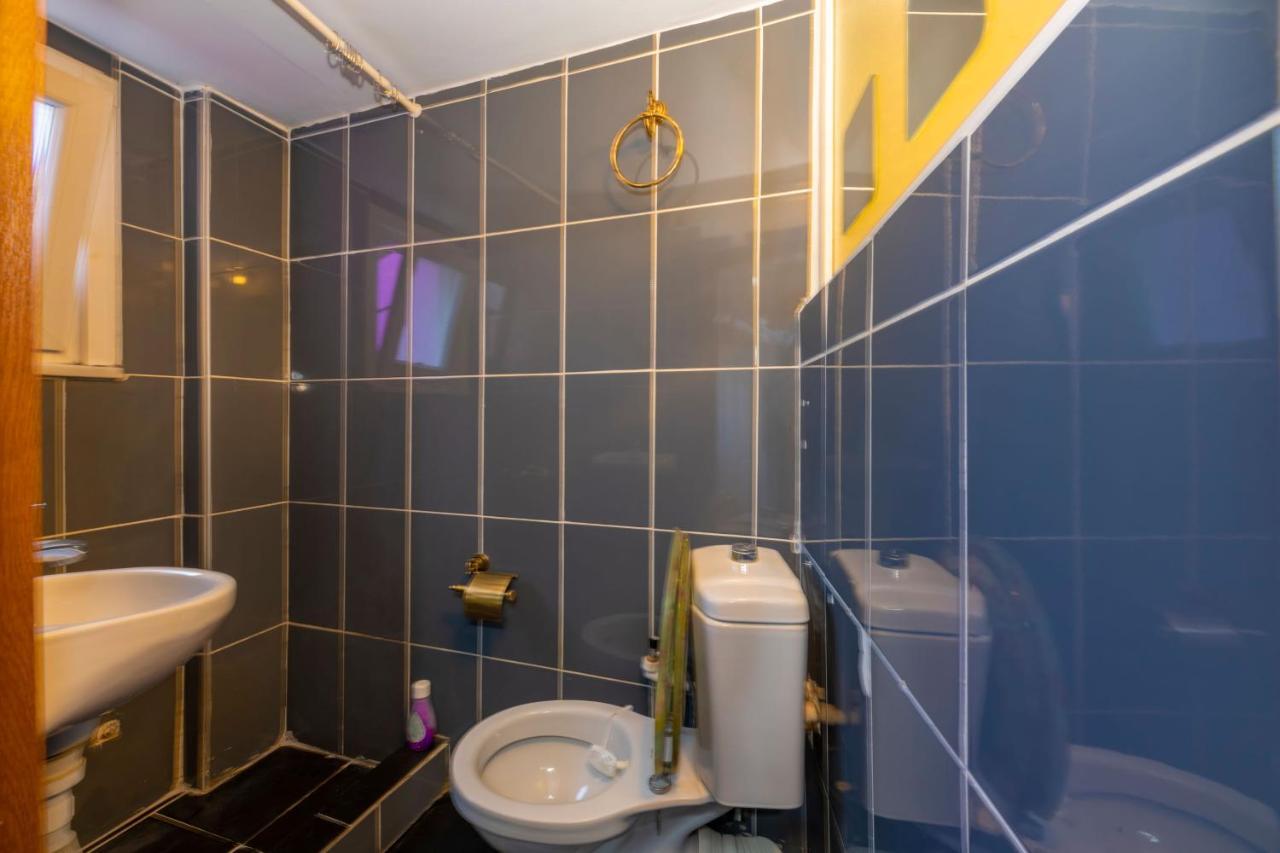 Taksim Wooden House Hostel Istanbul Bagian luar foto
