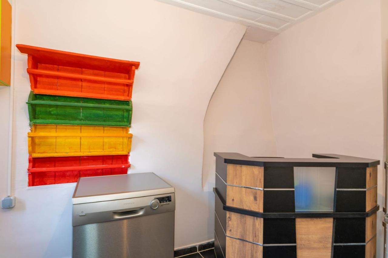 Taksim Wooden House Hostel Istanbul Bagian luar foto