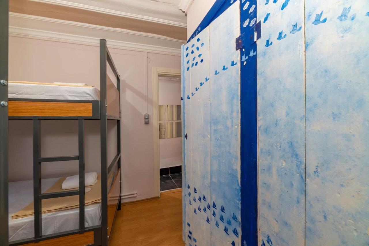 Taksim Wooden House Hostel Istanbul Bagian luar foto
