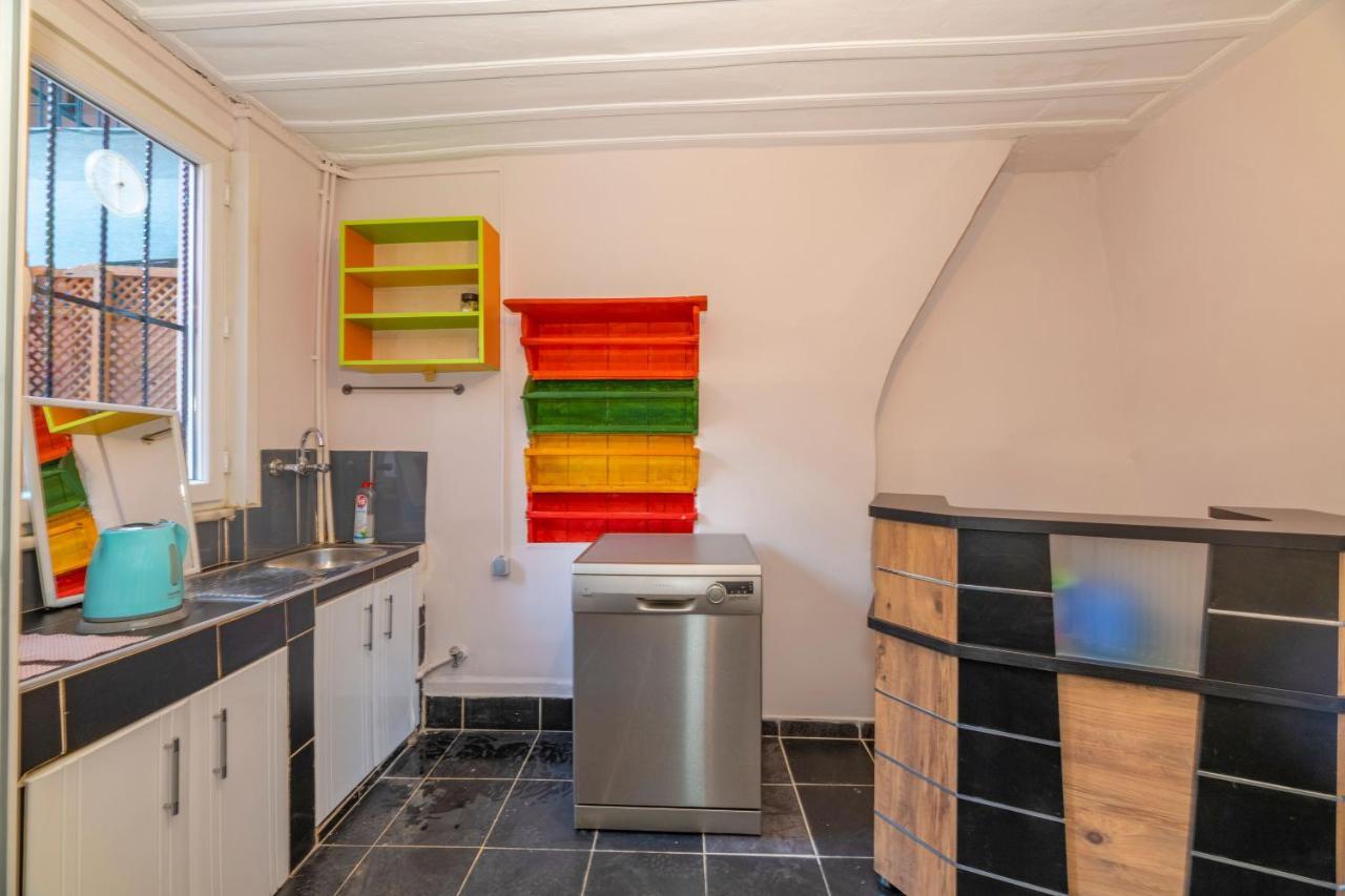 Taksim Wooden House Hostel Istanbul Bagian luar foto