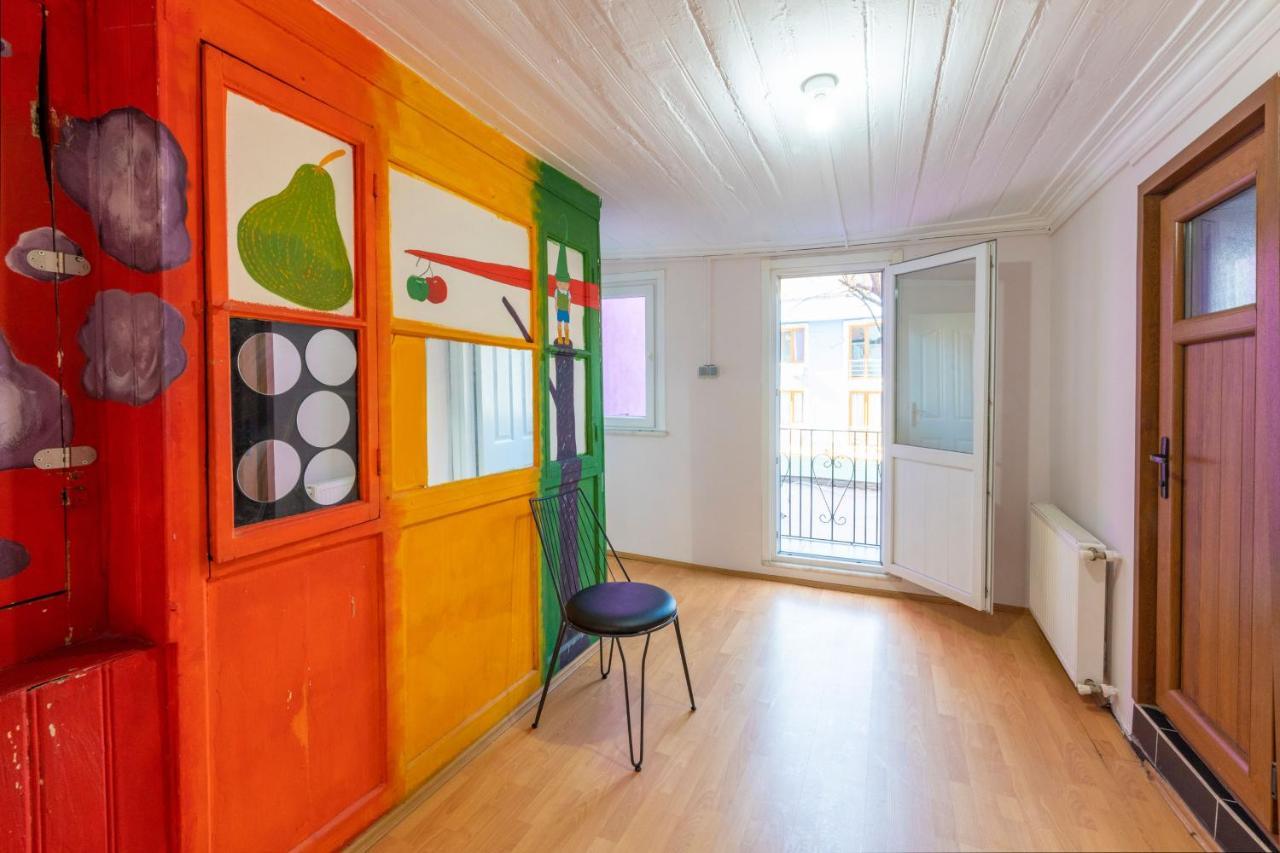 Taksim Wooden House Hostel Istanbul Bagian luar foto