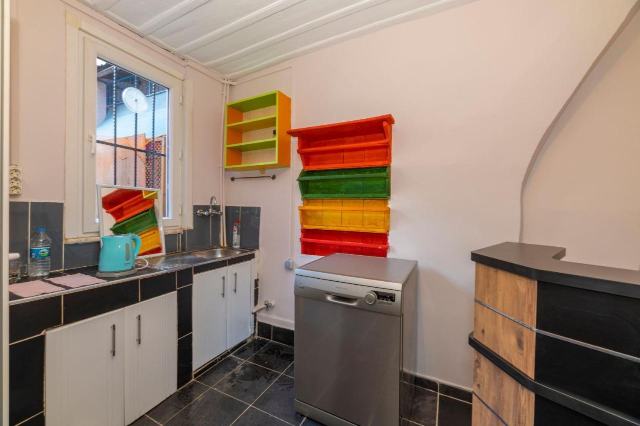 Taksim Wooden House Hostel Istanbul Bagian luar foto