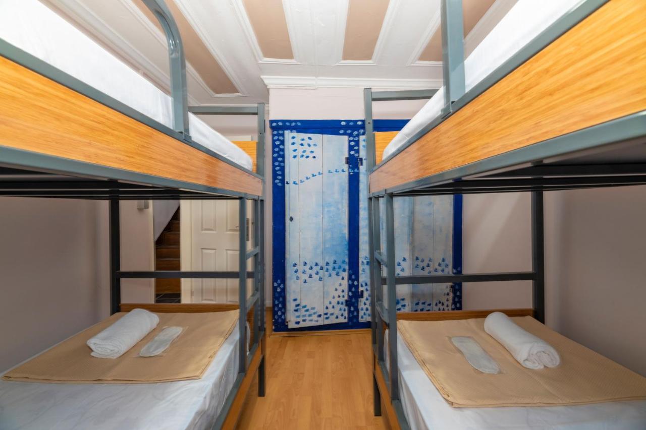 Taksim Wooden House Hostel Istanbul Bagian luar foto
