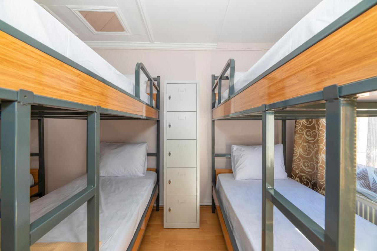 Taksim Wooden House Hostel Istanbul Bagian luar foto