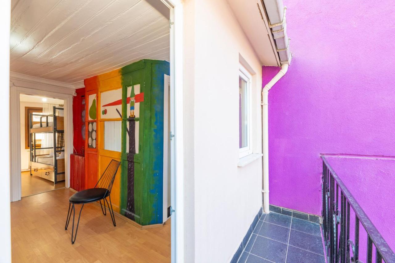 Taksim Wooden House Hostel Istanbul Bagian luar foto
